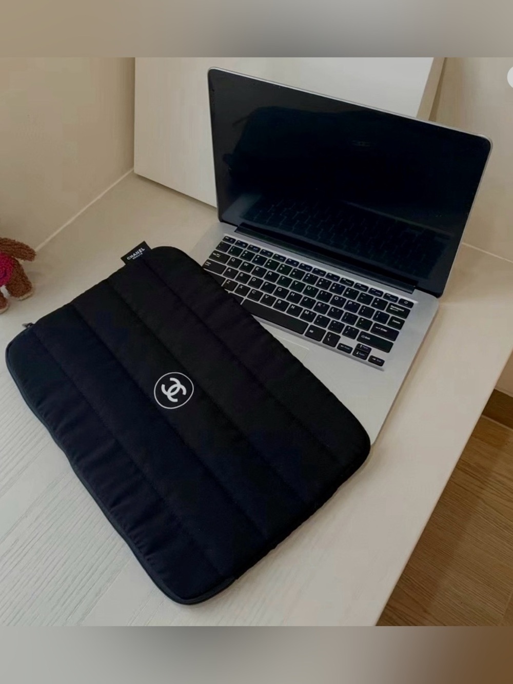 CHANEL Zippered Laptop Case in Black NWT GWP - Picture 3 of 15